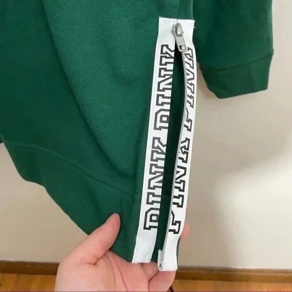 Pink Victoria’s Secret with 5th & Ocean green sweatshirt XS - Picture 4 of 7